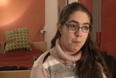 Intervju med 18-åriga Maria, som levt KP sedan hon var 4 år